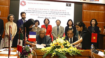 Lễ ký kết HĐ nhượng quyền chương trình đào tạo Quản trị Khách sạn Quốc tế của Vatel Development và ký kết HĐ với Maison Vie