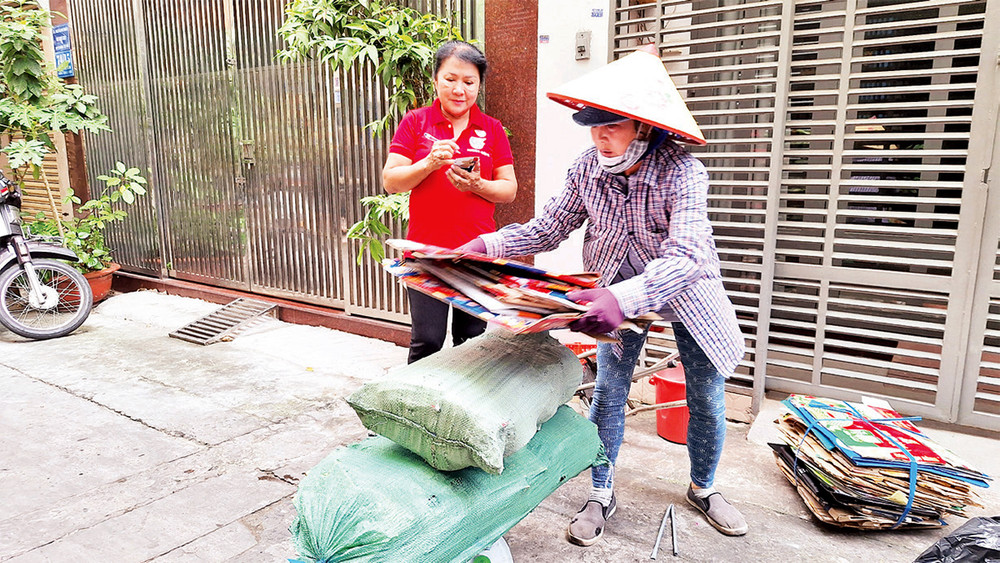Nhiệt tình giúp đỡ người nghèo | Báo Nhân Dân Online