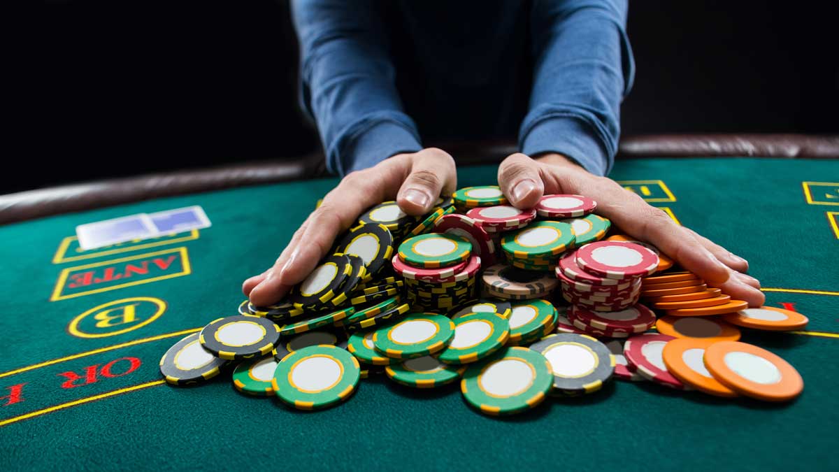 Hướng dẫn đầy đủ của Natural8 về All-in hoặc Fold Poker | Natural8