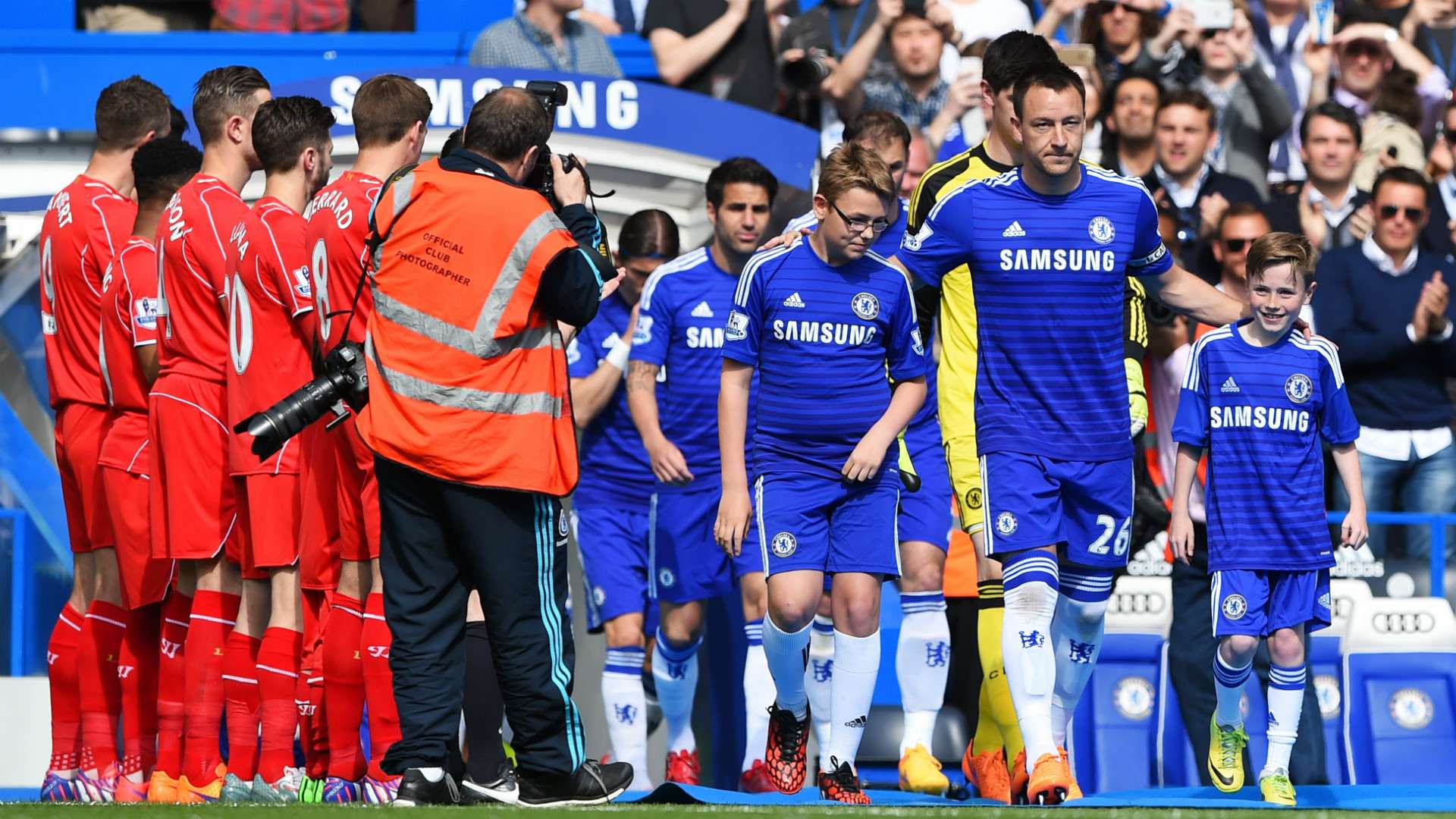 Hàng rào danh dự trong bóng đá là gì? Tại sao các đội bóng lại làm hàng rào  danh dự? | Goal.com Việt Nam