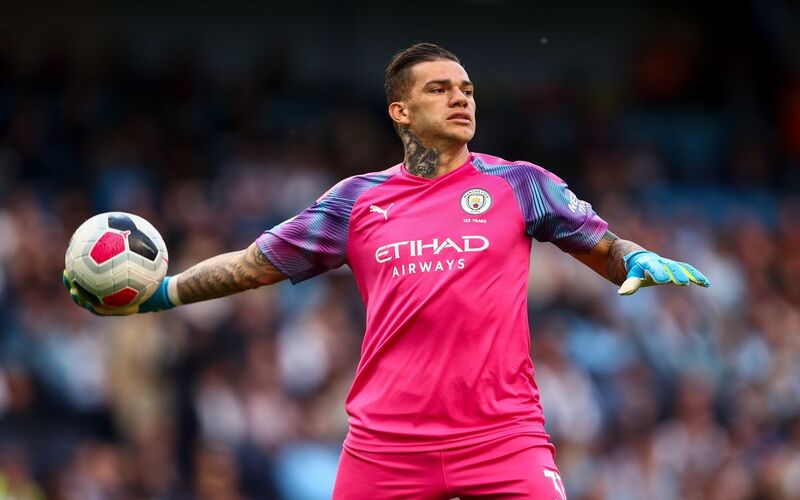 Khám phá đội Manchester City đã giành cú ăn ba lịch sử