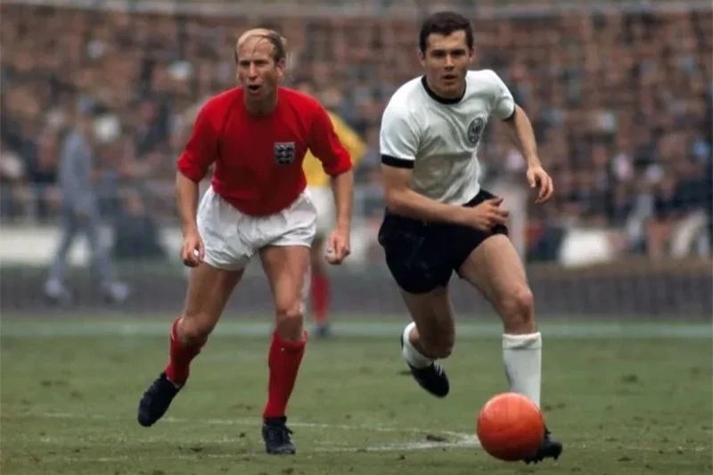 Sự nghiệp đỉnh cao của huyền thoại bóng đá Franz Beckenbauer qua những tấm  hình - Báo Tuyên Quang điện tử