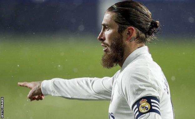 Sergio Ramos: Tại sao Real Madrid và đội trưởng của họ phải đối mặt với tình thế tiến thoái lưỡng nan - BBC Sport