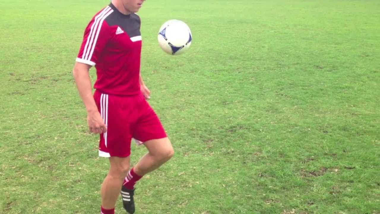 Kỹ thuật khống chế bóng | Cách đỡ bóng trong bóng đá