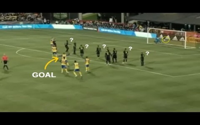 Đá phạt nhanh là gì trong bóng đá?