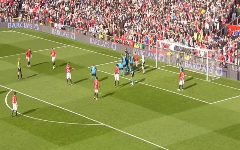 Đá phạt nhanh là gì trong bóng đá?