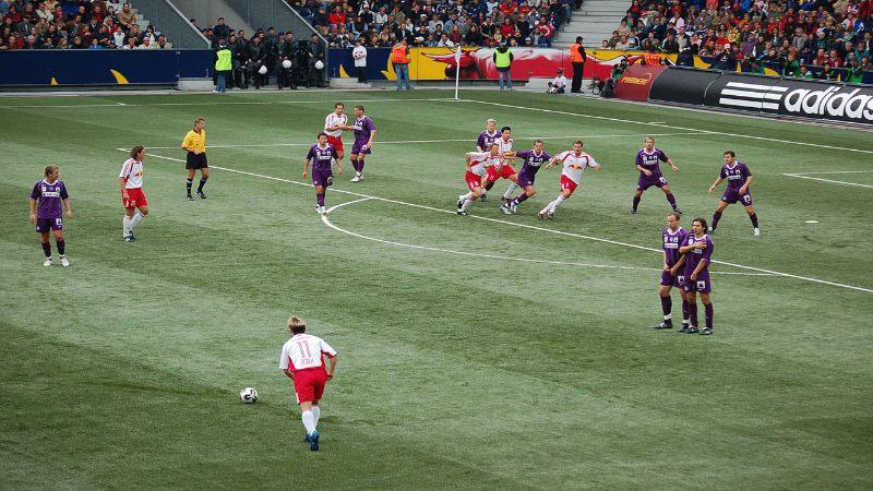 Sút phạt gián tiếp trong bóng đá và những thông tin quan trọng bạn nên biết - V6Sport