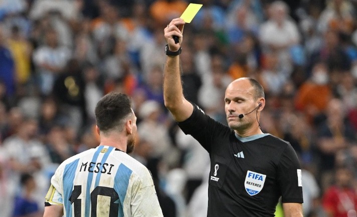 Lỗi phạt trực tiếp trong bóng đá là gì? Khi nào thì bị? 1 Lỗi phạt trực tiếp trong bóng đá là gì? Khi nào thì bị?