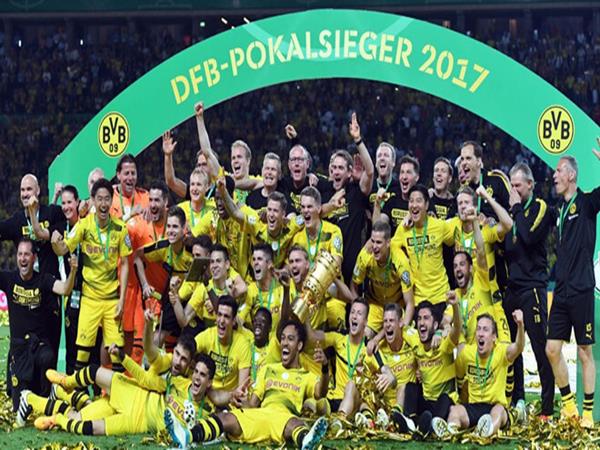 Khám phá đội hình huyền thoại Dortmund rạng danh lịch sử