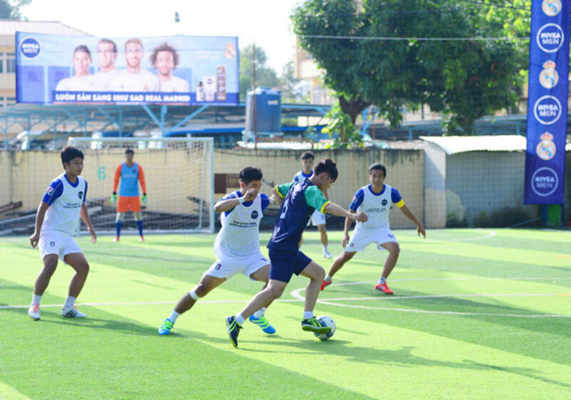 Đá Thòng Là Gì Trong Bóng Đá? Bí Quyết Áp Dụng Trong Trận Đấu