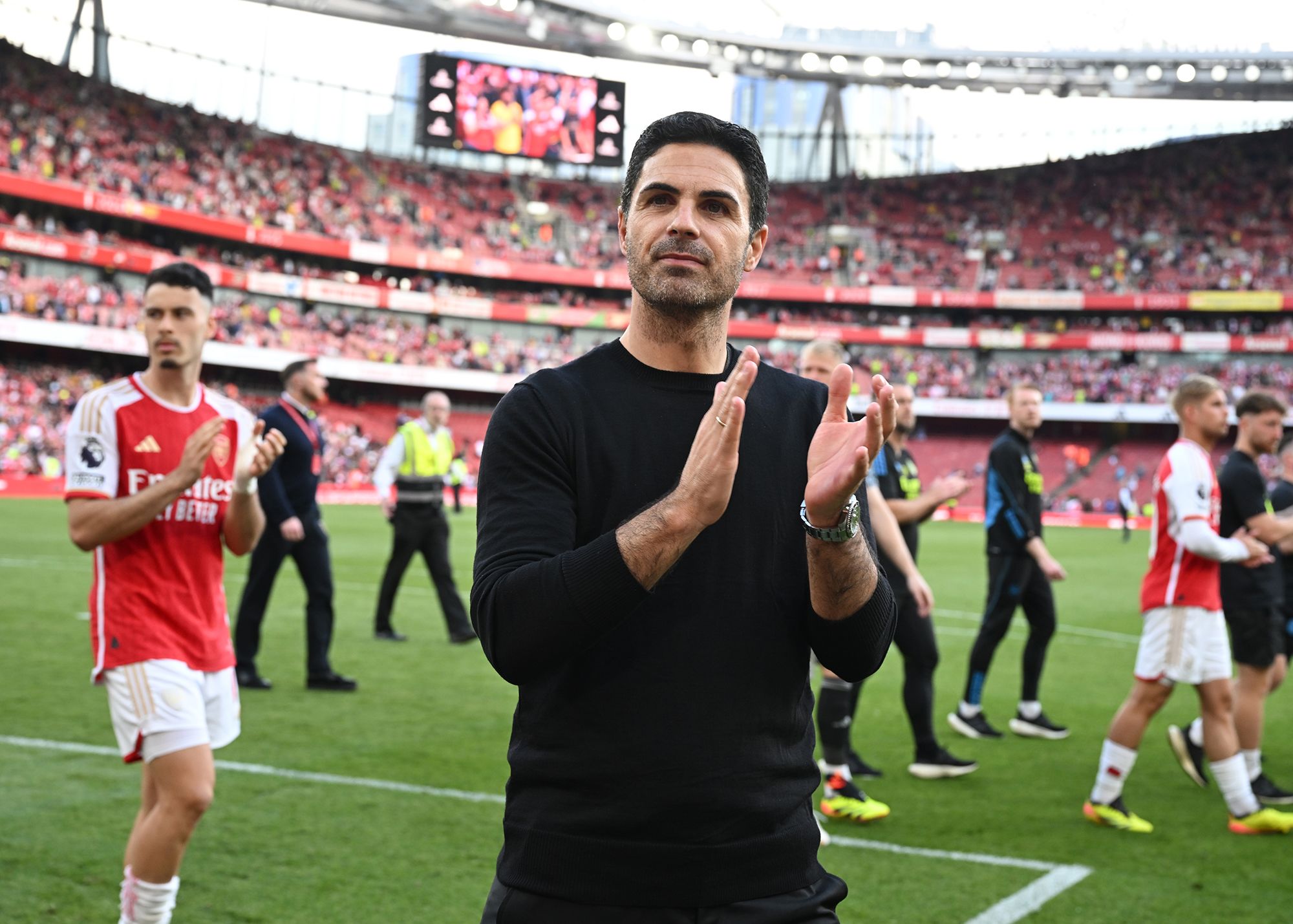 Mikel Arteta: 'Lifting trophies?' I'm a winner. That's the ambition':  Arsenal boss on the 'painful' chase of Manchester City | CNN