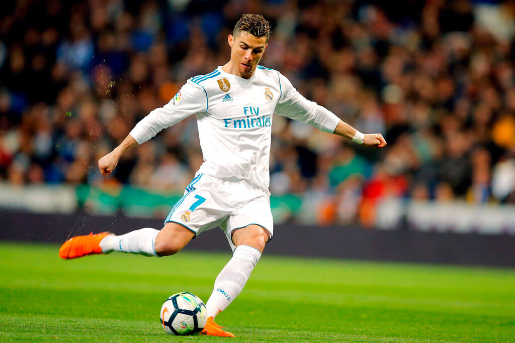 Sơ đồ mô phỏng kỹ thuật tấn công đường dài trong bóng đá