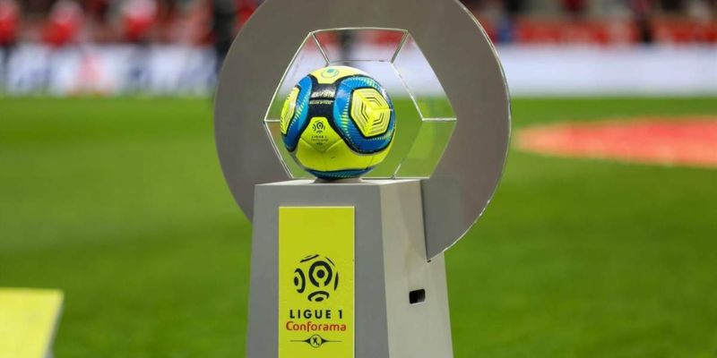 Biểu tượng chiếc cúp Ligue 1 danh giá