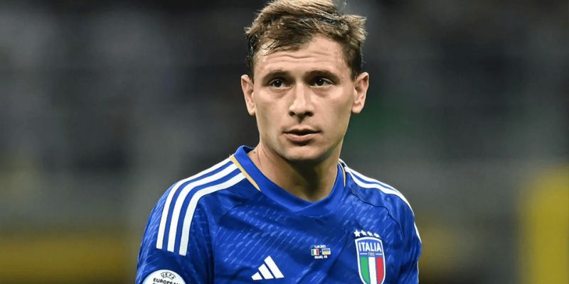 Nicolò Barella trong màu áo đội tuyển Ý