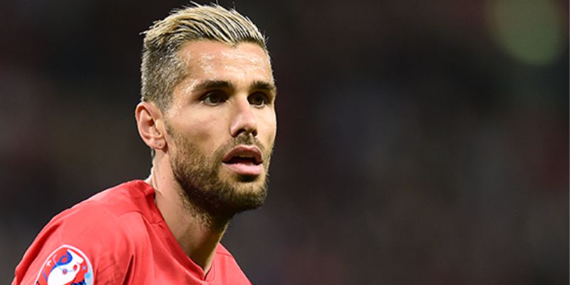 Tiểu Sử Cầu Thủ Valon Behrami: Chiến Binh Bền Bỉ Của Bóng Đá Thụy Sĩ