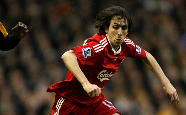 Từ Benayoun đến Mascherano: 10 cầu thủ từng khoác áo Liverpool và West Ham