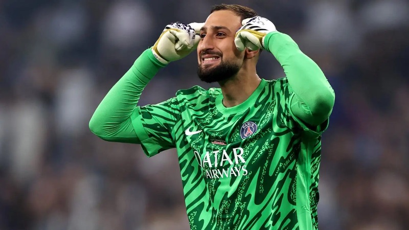 Và cũng có những dấu ấn lớn tại PSG Thủ môn Gianluigi Donnarumma - Sự đánh đổi và thành công