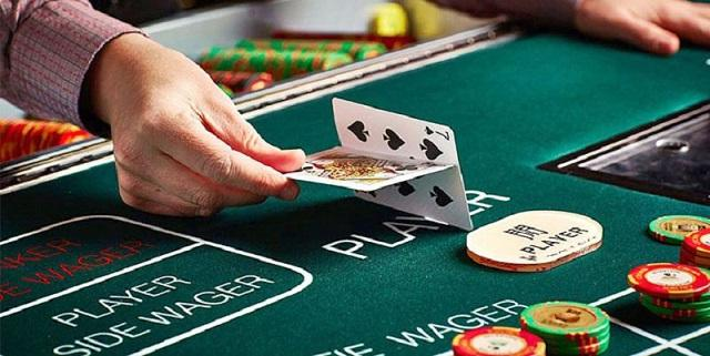 Soi bài và dự đoán tứ quý trong tiến lên